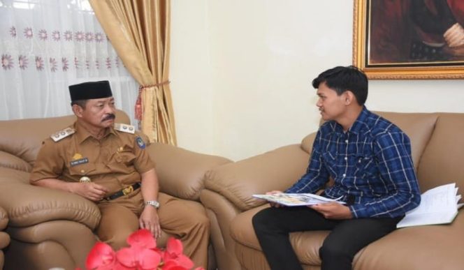 					Ketua Umum Komunitas Peduli Gowa, Muhammad Hidayatullah saat melakukan audiens di Rumah Jabatan Wakil Bupati Gowa, Abd Rauf Malaganni. (BERITA.NEWS/ACP). 