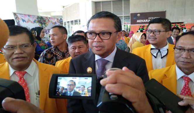 					Gubernur Sulsel Nurdin Abdullah di dampingi Rektor UNM Husain Syam. (BERITA.NEWS/KH). 