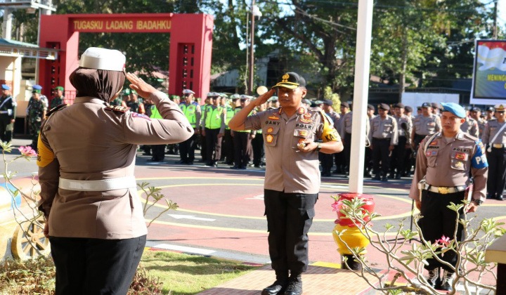 Kapolres Takalar AKBP Gany Alamsyah Hatta pimpin apel pasukan operasi Patuh 2019. (BERITA.NEWS/Abdul Kadir).