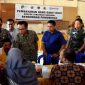 Wakil Bupati Takalar H Achmad Se're (Baju Biru) Bersama Panitia Pembebasan Lahan. (BERITA.NEWS/Hasrullah).