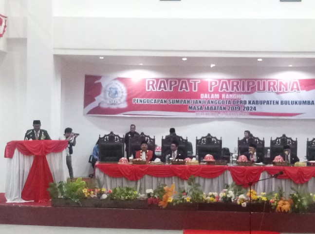 Suasana pelantikan anggota DPRD Kabupaten Bulukumba periode 2019-2024. (BERITA.NEWS/IL).