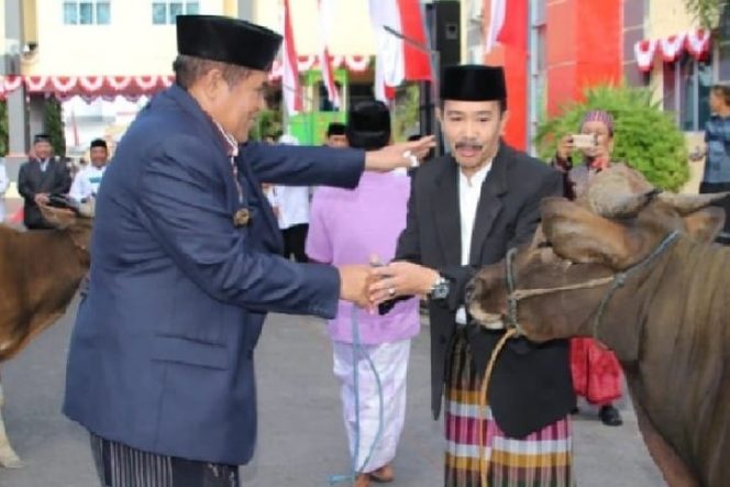 					Pemkab Bulukumba  Serahkan 1.608 Kurban Usai Shalat Ied