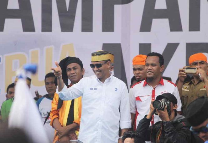 					Jalan Beton 2019 Habiskan Ratusan Miliar Diduga Mark Up, Bupati Takalar Bungkam