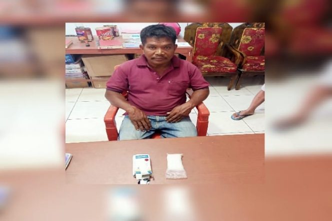 					Pelaku dan Barang bukti Sabu dengan berat bruto 45,06 gram diamankan Sat Ops Narkoba Polres Jeneponto.