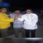 Ketua Golkar Bulukumba Andi Hamzah Pangki (kiri), Ketua PAN Bulukumba Andi Zulkarnain Pangki (tengah) dan Ketua NasDrm Bulukumba Tomy Satria Yulianto (kanan) pamer kemesraan. Mereka nampak salam komando saat menghadiri acara tausiah, Sabtu (21/9/2019).