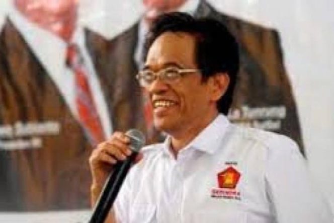 					Mantan Bupati Enrekang dua periode La Tinro La Tunrung.