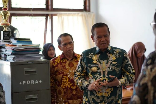 					Sidak Sejumlah OPD di Luwu, Ini yang Ditemukan Basmin Mattayang