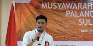 Bupati Gowa, Adnan Purichta Ichsan sesaat setelah terpilih sebagai Ketua Umum Palang Merah Indonesia (PMI) Sulawesi Selatan (Sulsel) periode amanah 2018-2023.