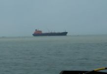 Senin (30/9/2019), sebuah kapal tanker khusus memuat minyak mentah standby di perairan Pulau Bunyu, Kabupaten Bulungan, Provinsi Kalimantan Utara (Kaltara) milik PT Pertamina. (BERITA.NEWS)