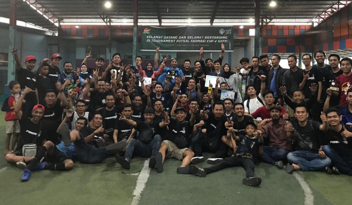 Foto bersama KKFM usai turnamen Futsal Farmasi Cup V KKFM 2019 usai. (BERITA.NEWS/Abdul Kadir).