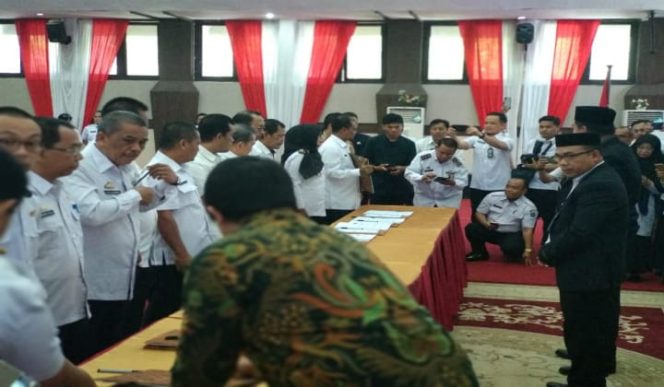 					MOU Ombudsman dengan Pemprov dan 24 Kabupaten Kota. (BERITA.NEWS/KH). 