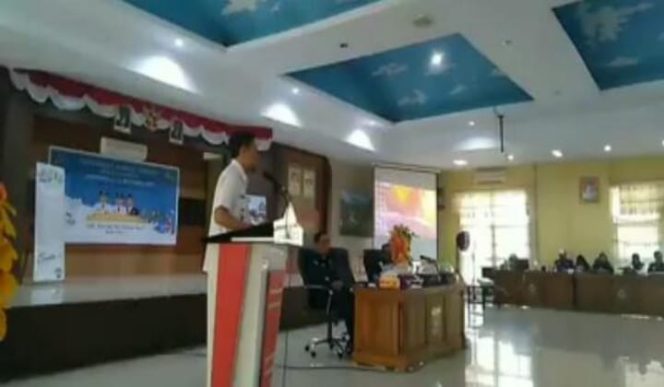 					Wakil Bupati Jeneponto, Paris Yasir saat membuka kegiatan Pelatihan dasar-dasar Jurnalistik. (BERITA.NEWS/Muhammad Ilham). 