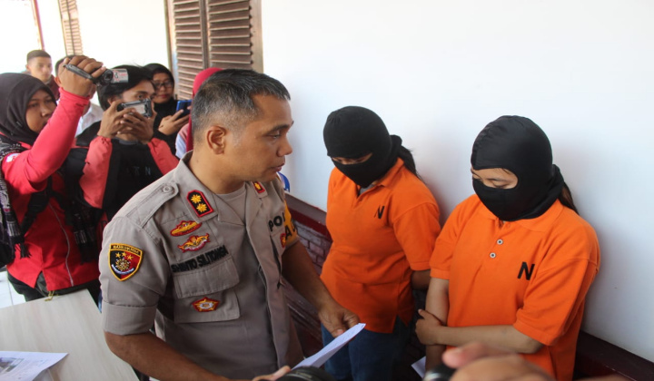 Press Conference pelaku penganiayaan terhadap guru SD di Kabupaten Gowa. (BERITA.NEWS/ACP).