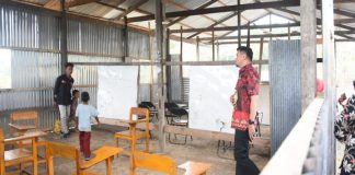 Bupati Gowa, Adnan Purichta Ichsan saat meninjau langsung bangunan Sekolah Dasar di Dusun Borongbulu, Kecamatan Bontolempangan. (BERITA.NEWS/ACP).