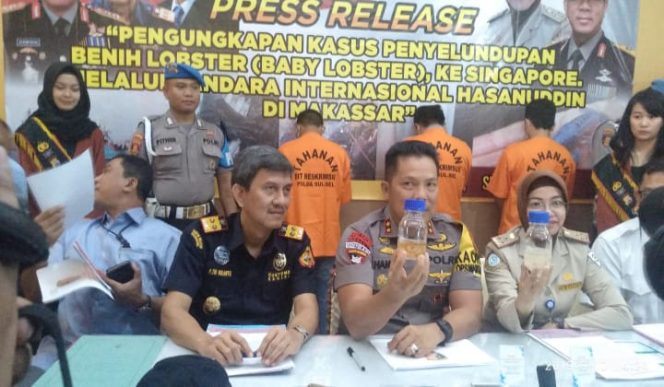 					Press Conference Kapolda Sulsel Irjen Pol Hamidin di ruang Loby Mapolda. (BERITA.NEWS/Abdul Kadir). 