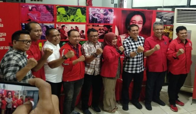 					Dg Ical (ketiga dari kanan) Ikuti Fit and Proper Test di Kantor DPC PDI-P Makassar. (BERITA.NEWS/Andi Khaerul). 