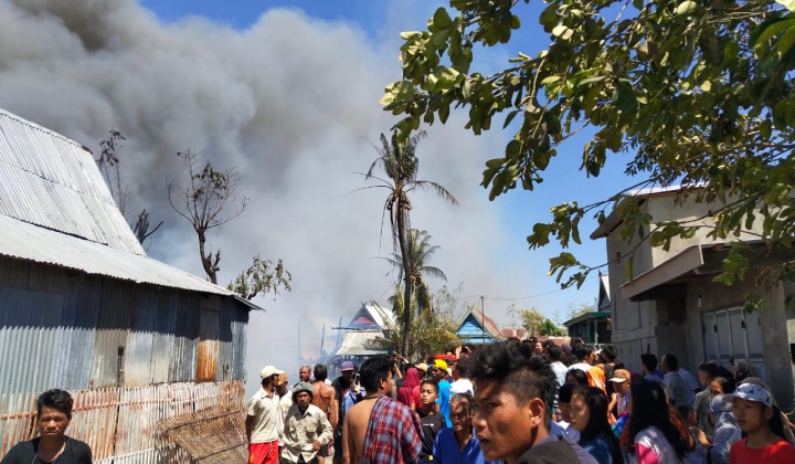 Kebakaran terjadi di Dusun Tobereka, Desa Borong Tala, Kecamatan Tamalatea, Kabupaten Jeneponto. (BERITA.NEWS/Muh Ilham).