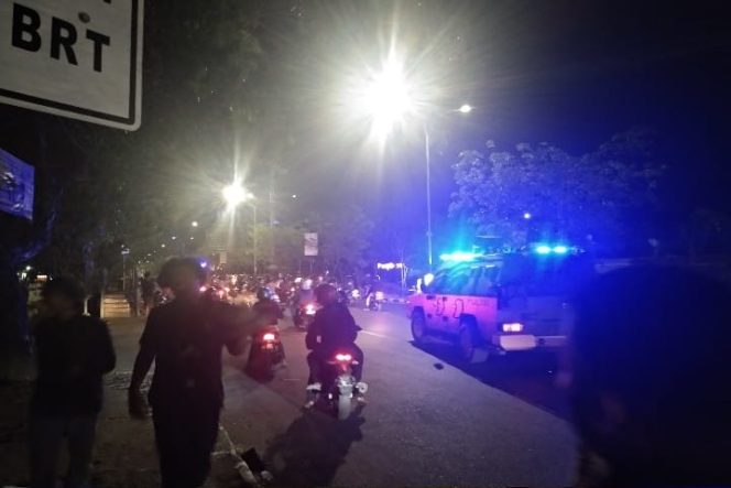 					Aksi Pemukulan Hiasi Penyisiran Oknum Aparat di Urip Sumoharjo