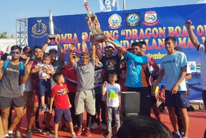 					Gowa Bangga, Tim Dayung Raih Juara 1 Dragon Boat Piala Danlantamal VI