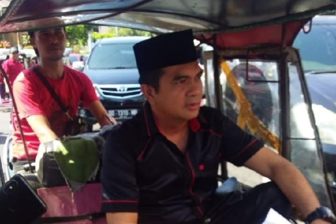 					Diantar Ratusan Wong Cilik, Andi  Bashar Siap Jadi Kader Moncong Putih