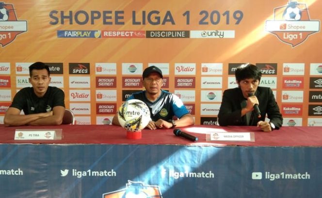 					Pelatih PS Tira Persikabo, Rahmad Darmawan (tengah). (Alf/BERITA.NEWS)