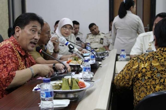 					Kepala Bidang Pendapatan Asli Daerah (PAD) Bapenda Sulsel Darmayani Mansyur, Selasa (17/9/2019), mengatakan, berkat pendampingan Tim Korsupgah KPK, Bapenda Sulsel dapat menagih tunggakan pajak daerah dengan maksimal. (HUMAS BAPENDA SULSEL)