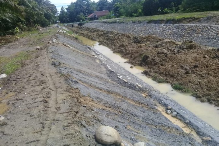 Proyek pembangunan jaringan irigasi D.I Kalaena, Kabupaten Luwu Timur, Sulawesi Selatan.