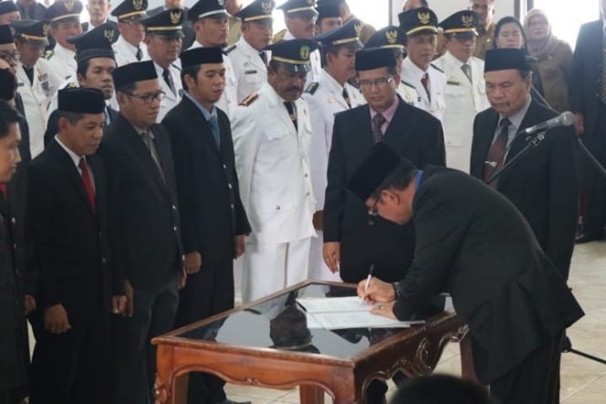 					Bupati Luwu Mutasi 164 Pejabat Eselon III