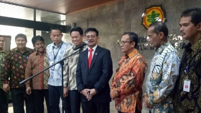 					Menteri Pertanian Syahrul Yasin Limpo berikan sambutan di Kantor Kementan RI. (BERITA.NEWS/Muhammad Srahlin). 