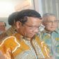 Mahfud MD saat berkunjung ke kediaman mantan Wakil presiden Triu Sutrisno. (BERITA.NEWS/JUN).