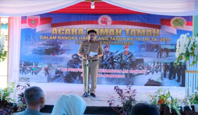 					Wabup Bulukumba menyampaikan sambutan di acara ramah tamah HUT TNI ke-74. (BERITA.NEWS/IL). 