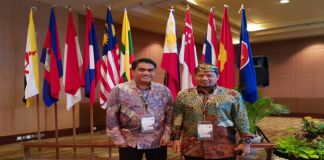 Pj Wali Kota Makassar Iqbal Suhaeb bersama bersama irwan Bangsawan. (BERITA.NEWS/Ratih Sardianti Rosi).