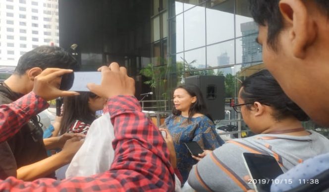 					Josi Khatarina saat memberikan keterangan kepada awak media. (BERITA.NEWS/JUN). 