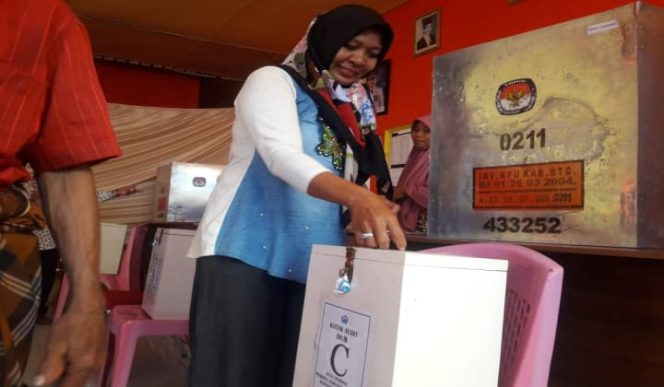 					Proses pilkades yang dilaksanakan di Desa Bonto Lonrong. (BERITA.NEWS/Saharuddin). 