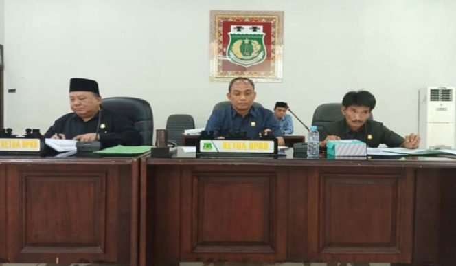 					Rapat Paripurna pembentukan dan penetapan pimpinan alat kelengkapan DPRD Kabupaten Pinrang. (BERITA.NEWS). 