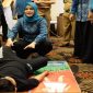 Priska Paramita Adnan memperagakan salah satu pencegahan stunting bagi anak. (BERITA.NEWS/Putri).