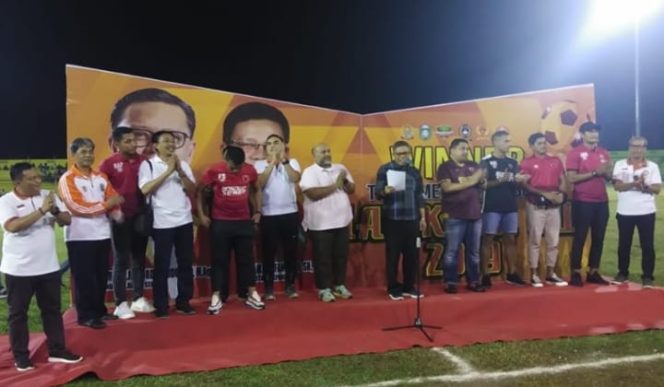 					Kehadiran Appi, Rudi Habibie, Pemain PSM Makassar di laga final Wali Kota Cup. (BERITA.NEWS/Wahyu Adi Saputra).  