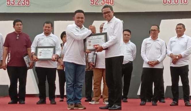 					Bantaeng Raih Dua Pengharagaan dari OJK