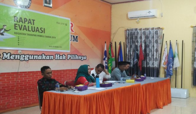 					Suasana Rapat KPU Parepare. (BERITA.NEWS/Wahyu Adi Saputra). 