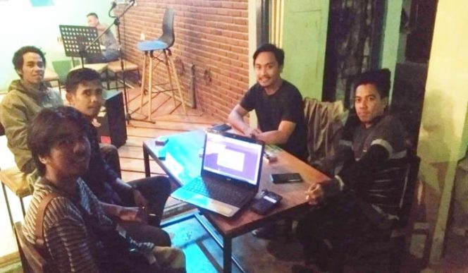 					Pemuda Bulukumpa dan beberapa OKP rapat persiapan dialog. (BERITA.NEWS/IL). 