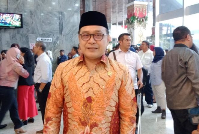 					Anggota Komisi III DPR RI Supriansyah maju sebagai kandidat Ketua Golkar Sulsel.