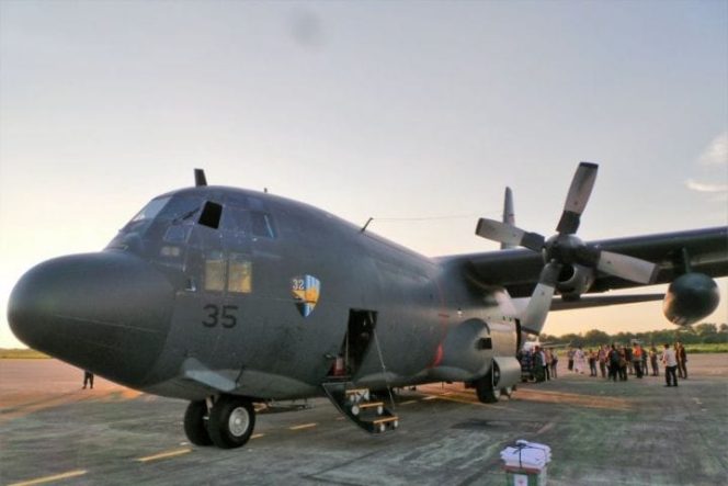 					Ilustrasi pengiriman bantuan menggunakan pesawat Hercules milik TNI AU. (Bayu Prasetyo)