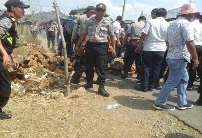 					Pilkades di Jeneponto, Pendukung Calon yang Kalah Sampai Tutup Jalan