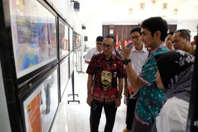 					Kunjungan Tim Tekhnik NSUP World Bank di Kabupaten Gowa, disambut langsung Sekda Gowa, Muchlis bersama jajaran SKPD. (BERITA.NEWS/Putri). 