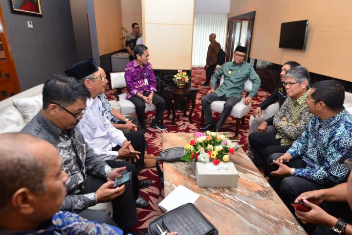 Gubernur Sulsel Nurdin Abdullah umumkan UMP tahun 2020. (BERITA.NEWS/Andi Khaerul).