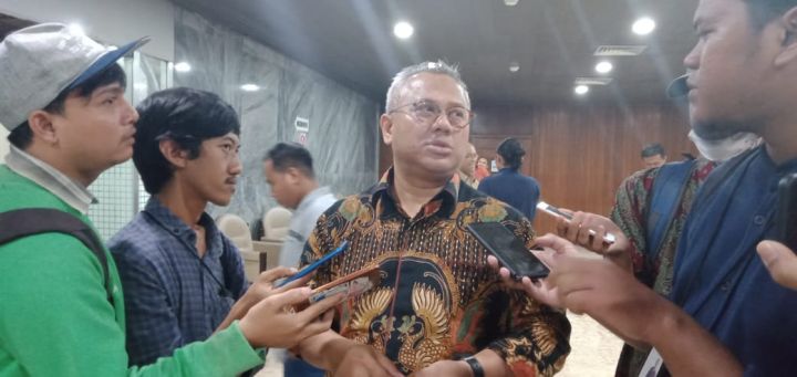 Ketua KPU, Arif Budiman usai bertemu dengan komisi II DPR RI. (BERITA.NEWS/LIN)