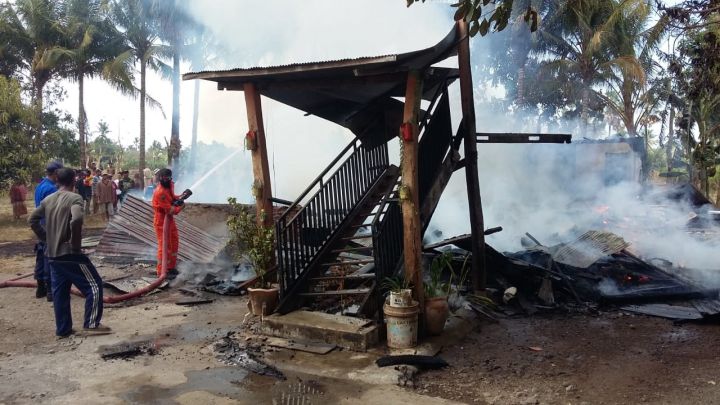 Kondisi rumah warga yang rata dengan dengan tanah. (BERITA.NEWS/Sahabuddin Jaya).