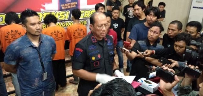 					Wakapolda Sulsel Brigjend Pol Adnas gelar Press Conference di Aula Mappaodang. (BERITA.NEWS/Abdul Kadir). 