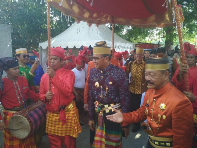 Gubernur Sulsel hadir diacara hari jadi Gowa ke-699 di kawasan Benteng Somba Opu. (BERITA.NEWS/Putri).