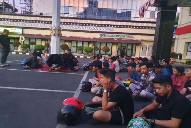 					Antisipasi Gangguan Kamtibmas, Polrestabes Makassar Pimpin Patroli Skala Besar